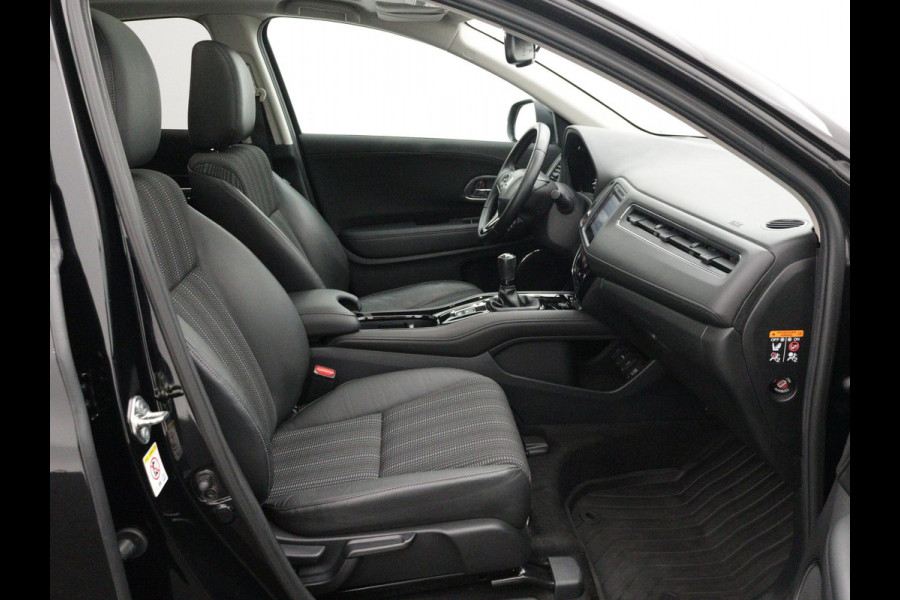 Honda HR-V 1.5 i-VTEC Executive PANO CAMERA NAVI TREKHAAK