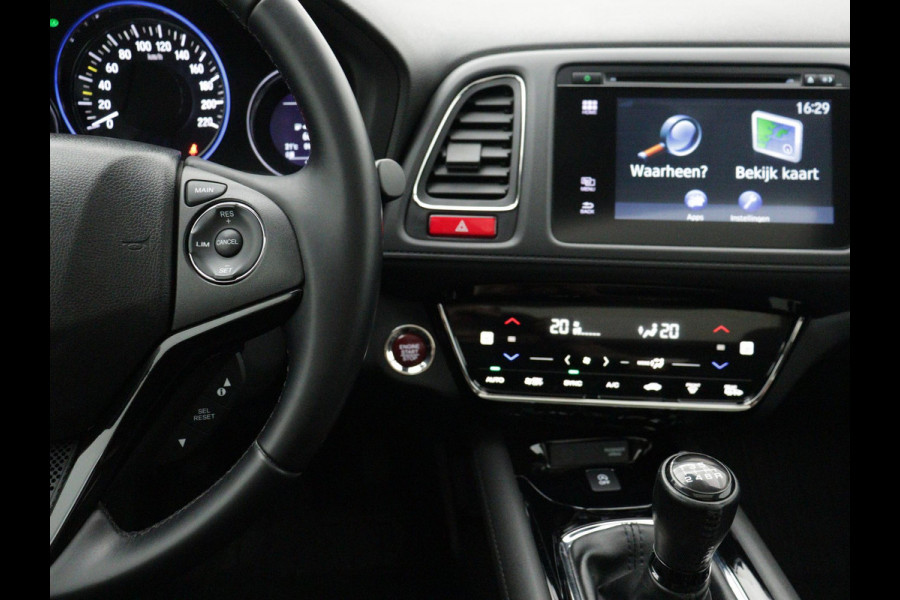 Honda HR-V 1.5 i-VTEC Executive PANO CAMERA NAVI TREKHAAK