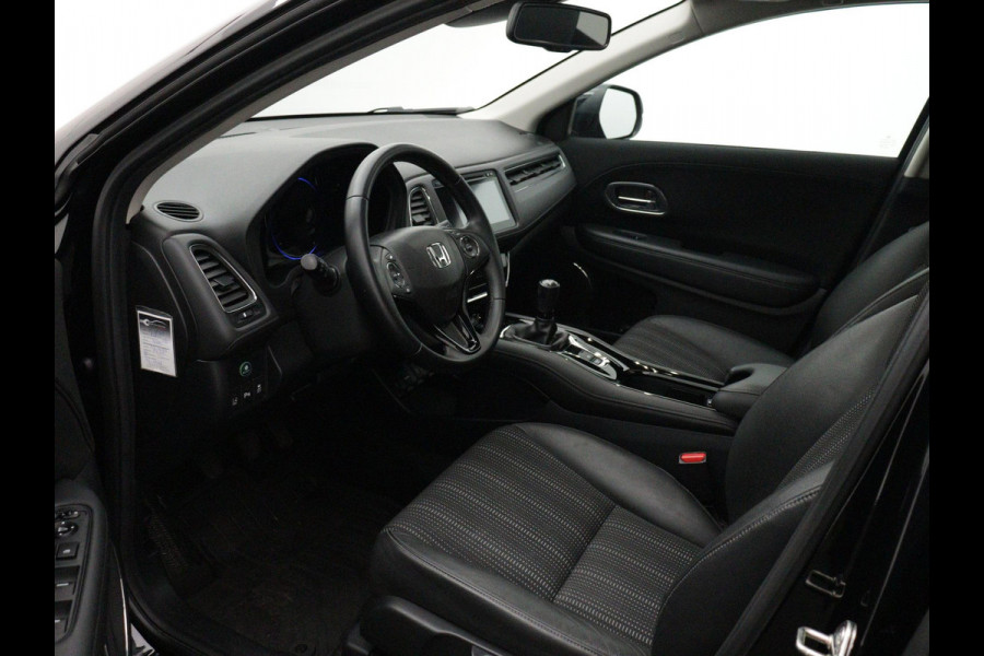Honda HR-V 1.5 i-VTEC Executive PANO CAMERA NAVI TREKHAAK