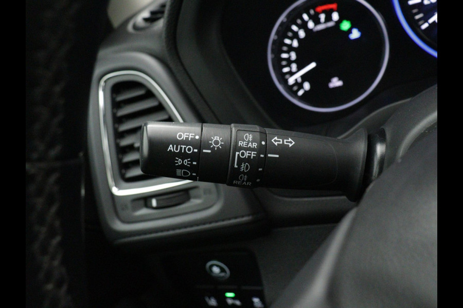 Honda HR-V 1.5 i-VTEC Executive PANO CAMERA NAVI TREKHAAK