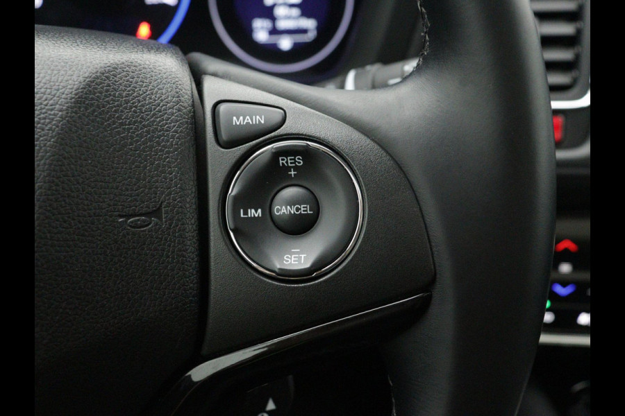 Honda HR-V 1.5 i-VTEC Executive PANO CAMERA NAVI TREKHAAK