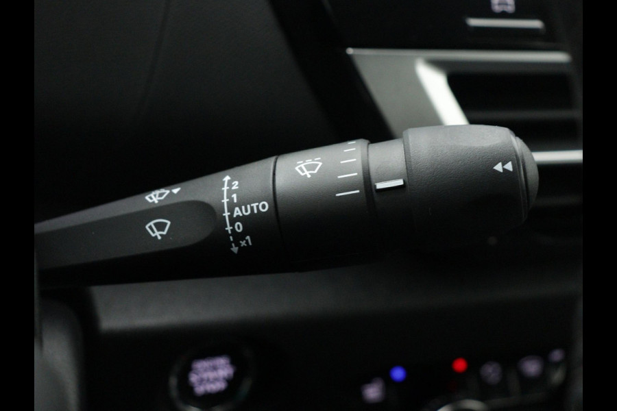 Citroën C4 1.2 130pk AUT. Plus CAMERA CARPLAY CRUISE NAVI LED