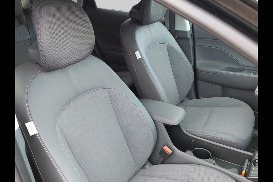 Hyundai KONA ELECTRIC Premium 65.4 kWh VAN: €47.285 VOOR: €41230