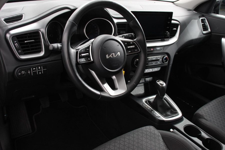 Kia Ceed 1.0 T-GDi Comfort | Navigatie | Apple Carplay/ Android Auto | Airco | Dab | Camera | Stoelverwarming | Lichtmetalen Velgen