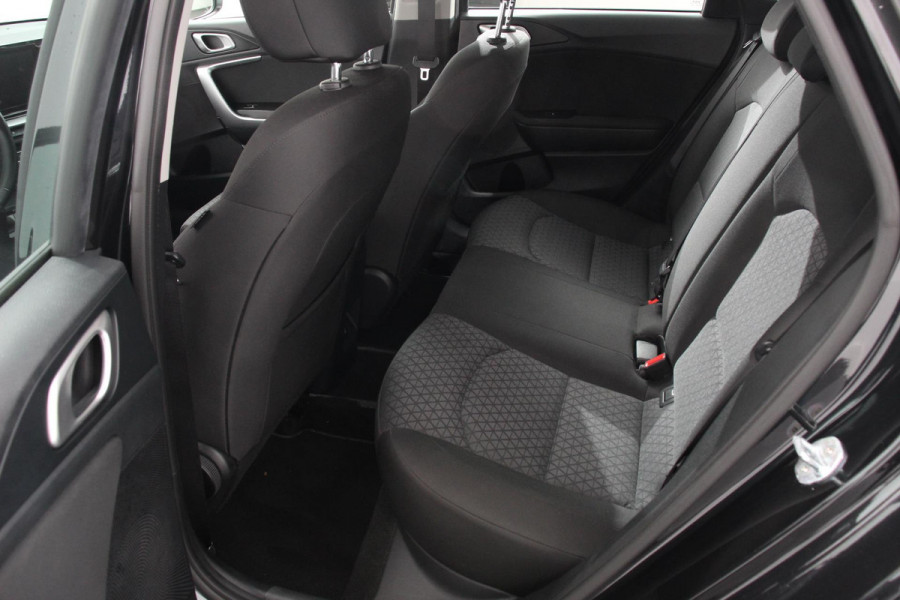 Kia Ceed 1.0 T-GDi Comfort | Navigatie | Apple Carplay/ Android Auto | Airco | Dab | Camera | Stoelverwarming | Lichtmetalen Velgen