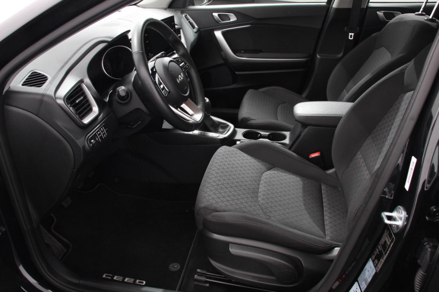 Kia Ceed 1.0 T-GDi Comfort | Navigatie | Apple Carplay/ Android Auto | Airco | Dab | Camera | Stoelverwarming | Lichtmetalen Velgen