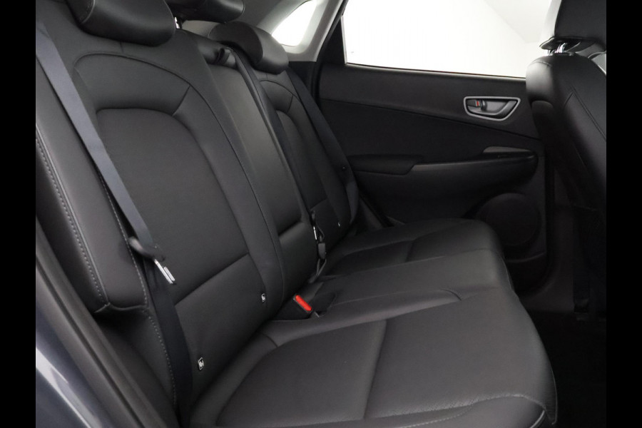 Hyundai Kona EV Premium Two-Tone 64 kWh | Accuconditie: 92% | Navigatie | Leder |