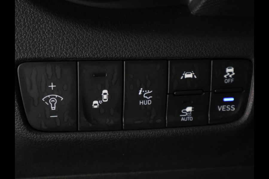 Hyundai Kona EV Premium Two-Tone 64 kWh | Accuconditie: 92% | Navigatie | Leder |