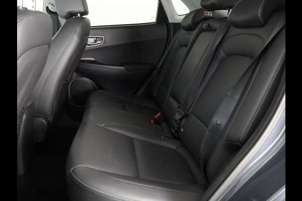 Hyundai Kona EV Premium Two-Tone 64 kWh | Accuconditie: 92% | Navigatie | Leder |