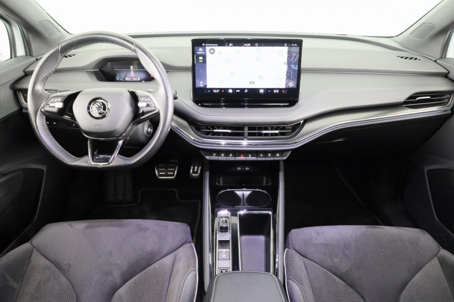 Škoda Enyaq 80 Sportline Skoda Enyaq iV 80 Sportline 204pk | Navigatie | 20 inch lichtmetalen velgen | Parkeercamera | Verwarmbaar stuurwiel