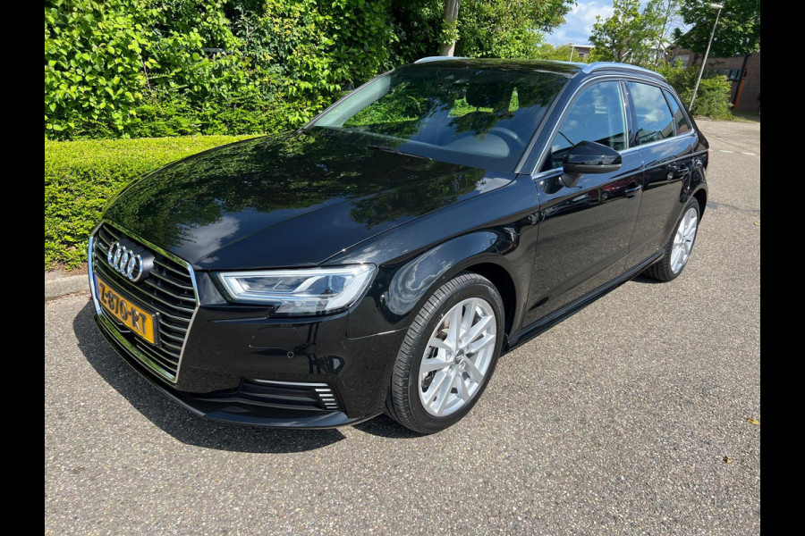 Audi A3 Sportback 40 e-tron Advance Sport Plug In Hybrid , Automaat , Cruise controle , Led verlichting , Navigatie