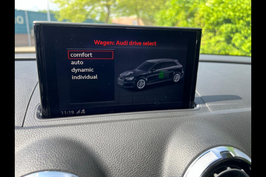 Audi A3 Sportback 40 e-tron Advance Sport Plug In Hybrid , Automaat , Cruise controle , Led verlichting , Navigatie