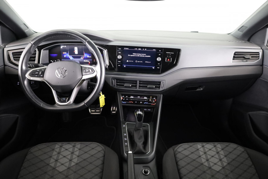Volkswagen Polo 1.0 TSI R-Line 110 pk Automaat (DSG) | Navigatie via App | Parkeersensoren (Park assist) | Adaptieve cruise control | Autom. airco | Stoelverwarming | LED koplampen |