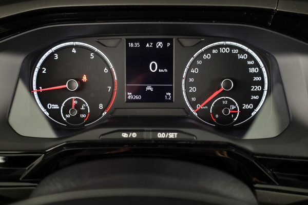 Volkswagen Polo 1.0 TSI R-Line Edition 95 pk Automaat (DSG) | Navigatie | Parkeersensoren | Achteruitrijcamera | Adaptieve cruise control | R-Line exterieur |
