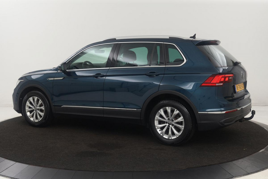 Volkswagen Tiguan 1.5 TSI Life | Stoelverwarming | Trekhaak | LED Plus | Camera | Massage | Navigatie | Adaptive cruise | Ergo Active | Navigatie | Keyless