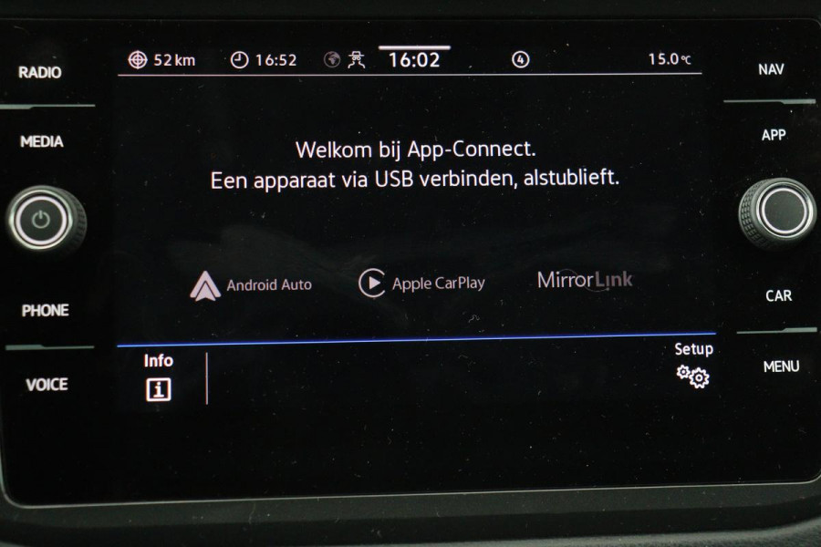 Volkswagen Tiguan 1.5 TSI Life | Stoelverwarming | Trekhaak | LED Plus | Camera | Massage | Navigatie | Adaptive cruise | Ergo Active | Navigatie | Keyless