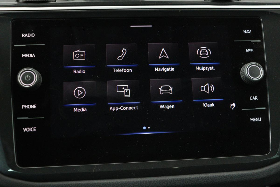 Volkswagen Tiguan 1.5 TSI Life | Stoelverwarming | Trekhaak | LED Plus | Camera | Massage | Navigatie | Adaptive cruise | Ergo Active | Navigatie | Keyless