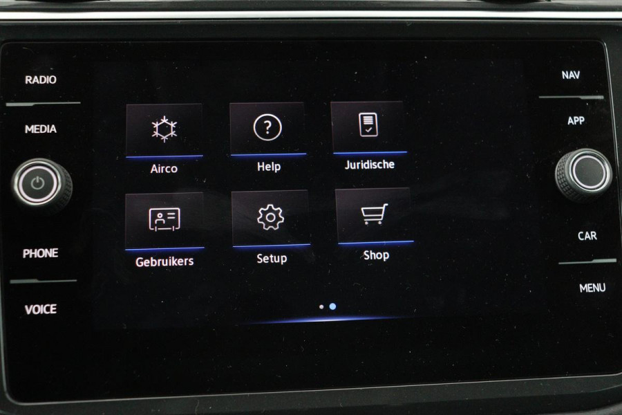 Volkswagen Tiguan 1.5 TSI Life | Stoelverwarming | Trekhaak | LED Plus | Camera | Massage | Navigatie | Adaptive cruise | Ergo Active | Navigatie | Keyless