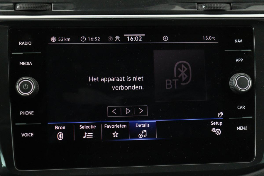 Volkswagen Tiguan 1.5 TSI Life | Stoelverwarming | Trekhaak | LED Plus | Camera | Massage | Navigatie | Adaptive cruise | Ergo Active | Navigatie | Keyless