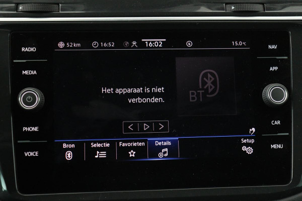 Volkswagen Tiguan 1.5 TSI Life | Stoelverwarming | Trekhaak | LED Plus | Camera | Massage | Navigatie | Adaptive cruise | Ergo Active | Navigatie | Keyless