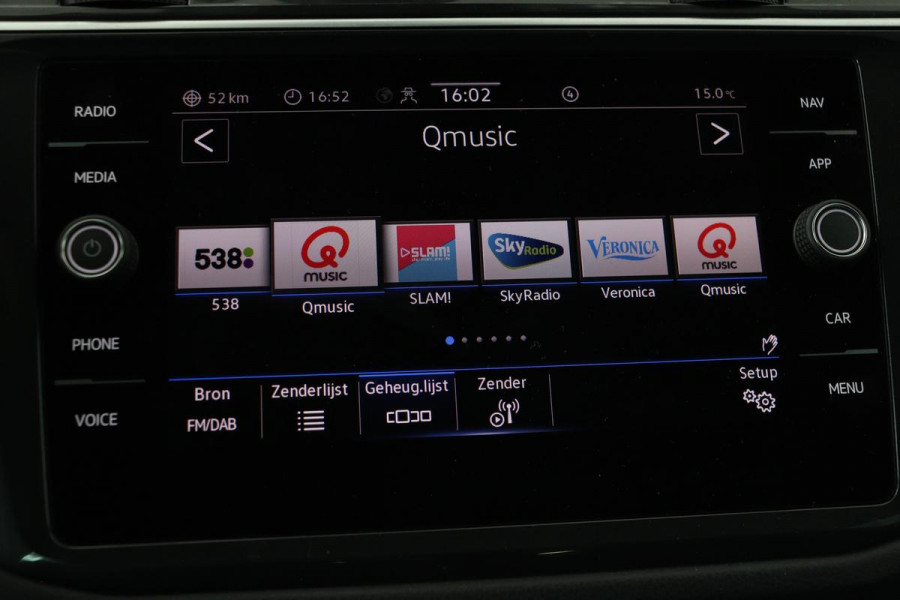 Volkswagen Tiguan 1.5 TSI Life | Stoelverwarming | Trekhaak | LED Plus | Camera | Massage | Navigatie | Adaptive cruise | Ergo Active | Navigatie | Keyless
