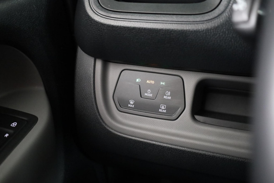 Volkswagen ID. Buzz Cargo 77 kWh 204 pk | Navigatie via App | Elektr. trekhaak | Parkeersensoren | Achteruitrijcamera | Adaptieve cruise control | Stoelverwarming |