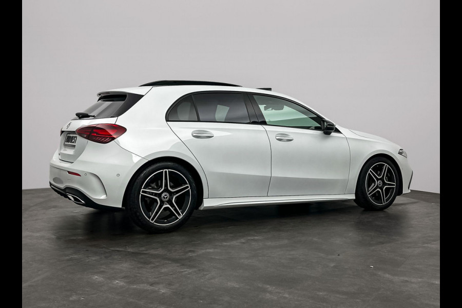 Mercedes-Benz A-Klasse 200 AMG Premium Pano ACC Sfeer Camera