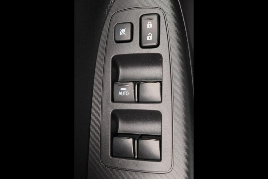 Mitsubishi Eclipse Cross 1.5 DI-T First Edition * Automaat * Camera Keyless Stoelverwarming Panorama dak Headup display