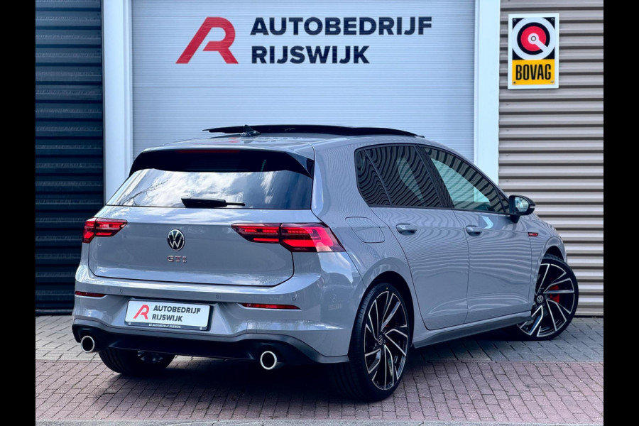 Volkswagen Golf 2.0 TSI GTI Blackstyle Pano/Trekhaak/Matrix