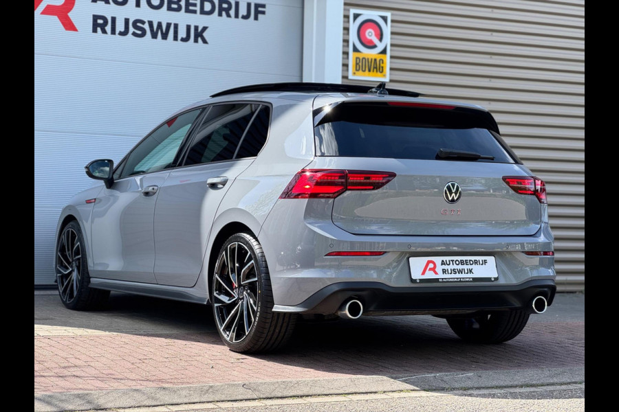 Volkswagen Golf 2.0 TSI GTI Blackstyle Pano/Trekhaak/Matrix