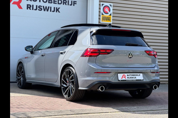 Volkswagen Golf 2.0 TSI GTI Blackstyle Pano/Trekhaak/Matrix