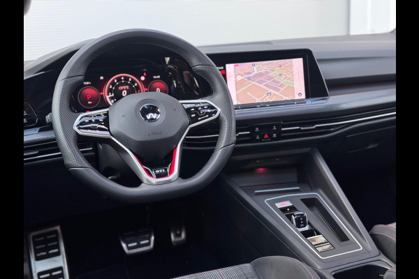 Volkswagen Golf 2.0 TSI GTI Blackstyle Pano/Trekhaak/Matrix