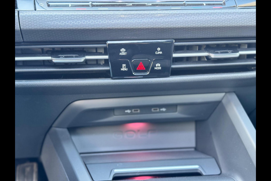 Volkswagen Golf 2.0 TSI GTI Blackstyle Pano/Trekhaak/Matrix