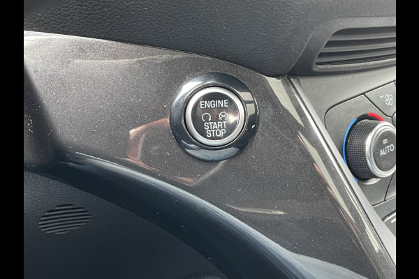 Ford Kuga 1.5 EcoB. Titanium TREKHAAK/PANO/CAMERA/ELEKTR.ACHTERKLEP/XENON