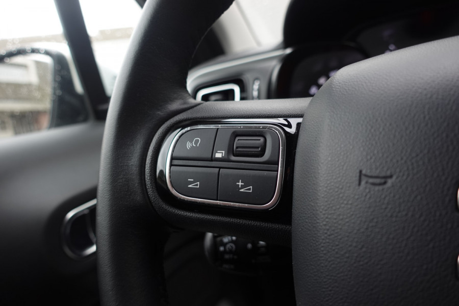 Citroën C3 1.2 PureTech 110 Shine | Automaat | Navi | Camera | Stoel vw | Dodehoek | Lage km | 12 mnd Bovag