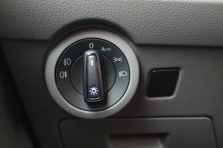 Volkswagen Transporter 2.0 TDI L1H1 DSG 150 pk DC LED, Apple Carplay, Stoelverwarming, Cruise, PDC, DAB