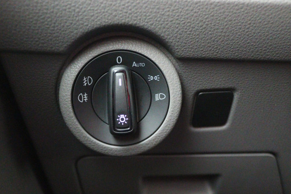 Volkswagen Transporter 2.0 TDI L1H1 DSG 150 pk DC LED, Apple Carplay, Stoelverwarming, Cruise, PDC, DAB