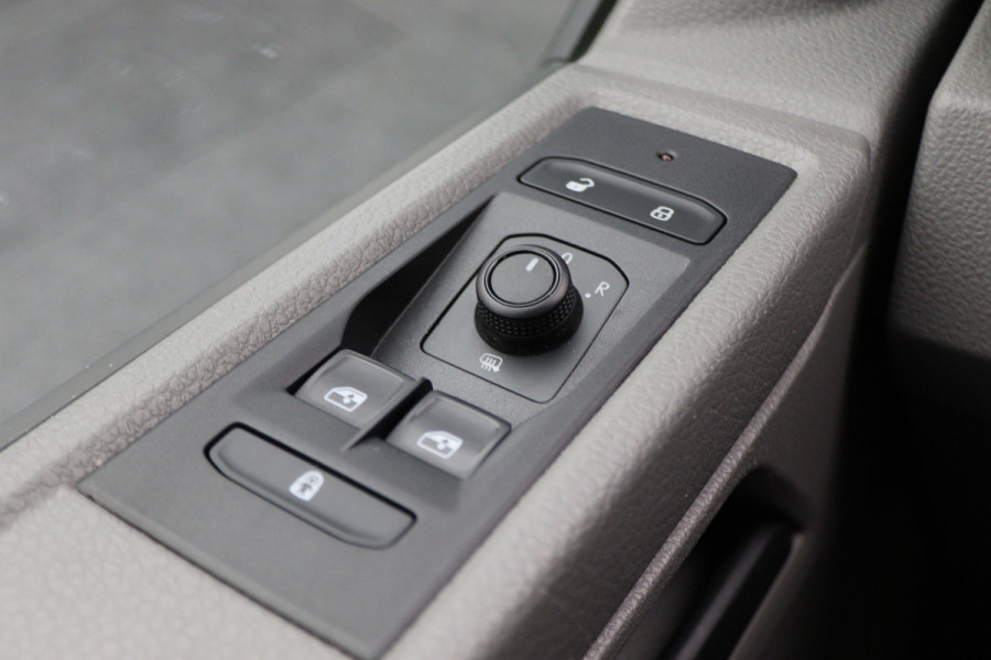 Volkswagen Transporter 2.0 TDI L1H1 DSG 150 pk DC LED, Apple Carplay, Stoelverwarming, Cruise, PDC, DAB