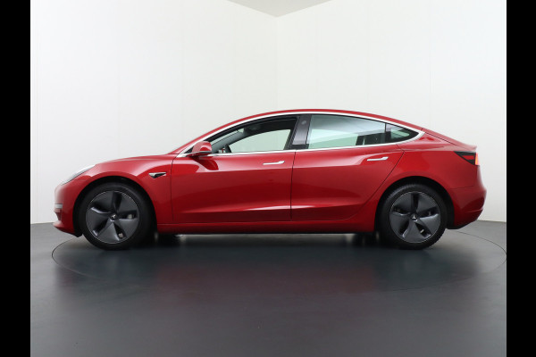 Tesla Model 3 Long Range AWD 75kWh 463PK Premium Audio 4wd AutoPilot Panoramadak Camera's Leer Adaptive-Cruise-Control+Stop&Go Pdc-a+v Dual-Ec Stoel en achterbank verwarming Electr.Stoelen+Memory+Easy-Entry WiFi 1e Eigenaar Org. Nederlandse Auto Garantie op Accu/Motor tot 16-12-2027/192.000km