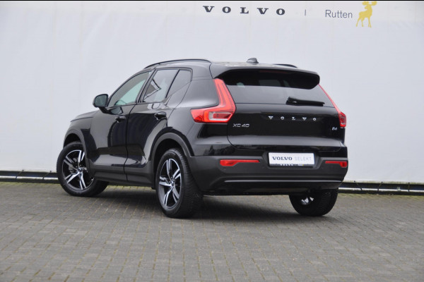 Volvo XC40 B4 211PK Automaat Plus Dark Pilot assist / Adaptive cruise control / Harman Kardon audio / BLIS / Elektrisch bedienbare voorstoelen / Stoelverwarming voor / Stuurverwarming /