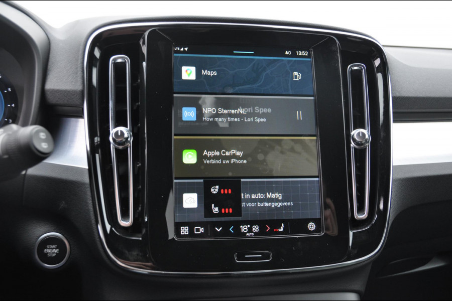Volvo XC40 B4 211PK Automaat Plus Dark Pilot assist / Adaptive cruise control / Harman Kardon audio / BLIS / Elektrisch bedienbare voorstoelen / Stoelverwarming voor / Stuurverwarming /
