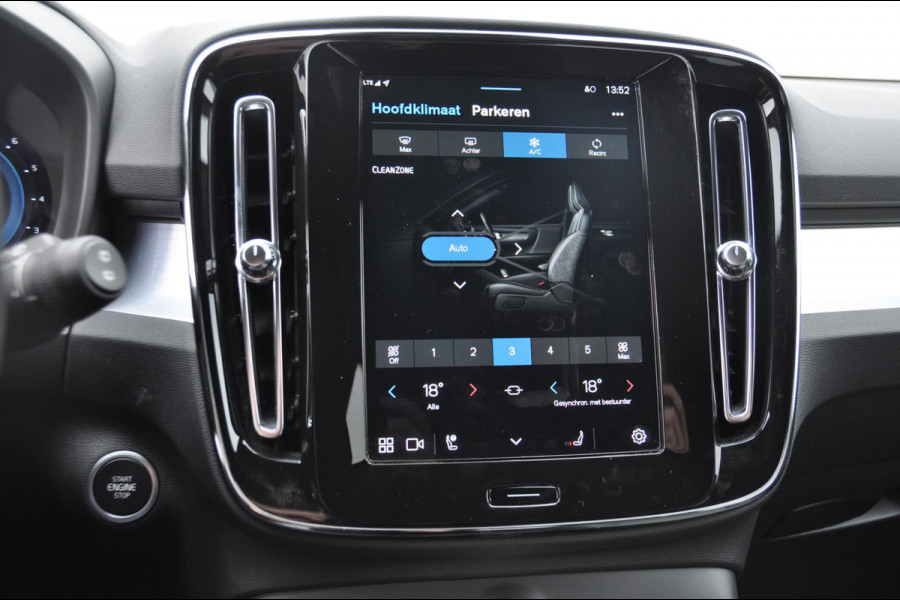 Volvo XC40 B4 211PK Automaat Plus Dark Pilot assist / Adaptive cruise control / Harman Kardon audio / BLIS / Elektrisch bedienbare voorstoelen / Stoelverwarming voor / Stuurverwarming /