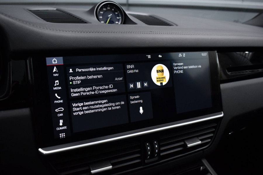 Porsche Cayenne Coupé 3.0 E-Hybrid 462pk | Panoramadak | Sport Chrono | Achterasbesturing | 21'' Velgen | Leder Dashbord | Orig. NL |
