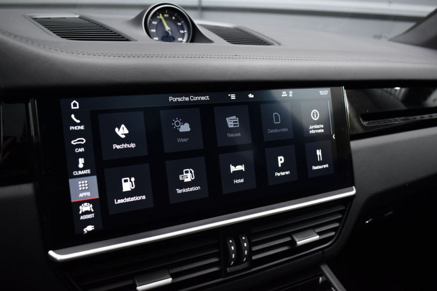 Porsche Cayenne Coupé 3.0 E-Hybrid 462pk | Panoramadak | Sport Chrono | Achterasbesturing | 21'' Velgen | Leder Dashbord | Orig. NL |