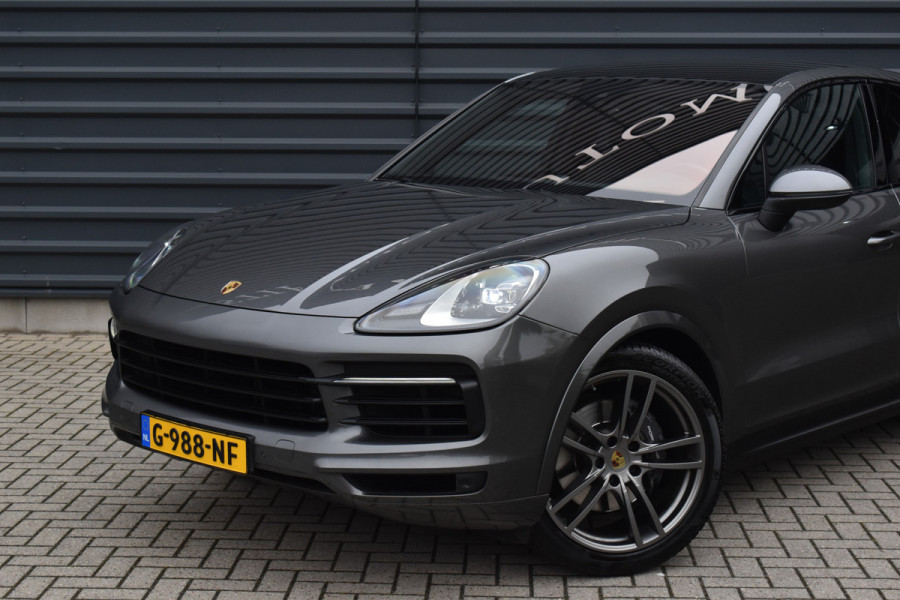 Porsche Cayenne Coupé 3.0 E-Hybrid 462pk | Panoramadak | Sport Chrono | Achterasbesturing | 21'' Velgen | Leder Dashbord | Orig. NL |