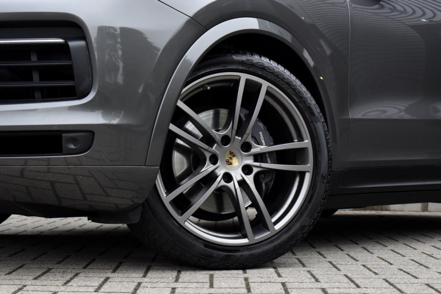 Porsche Cayenne Coupé 3.0 E-Hybrid 462pk | Panoramadak | Sport Chrono | Achterasbesturing | 21'' Velgen | Leder Dashbord | Orig. NL |