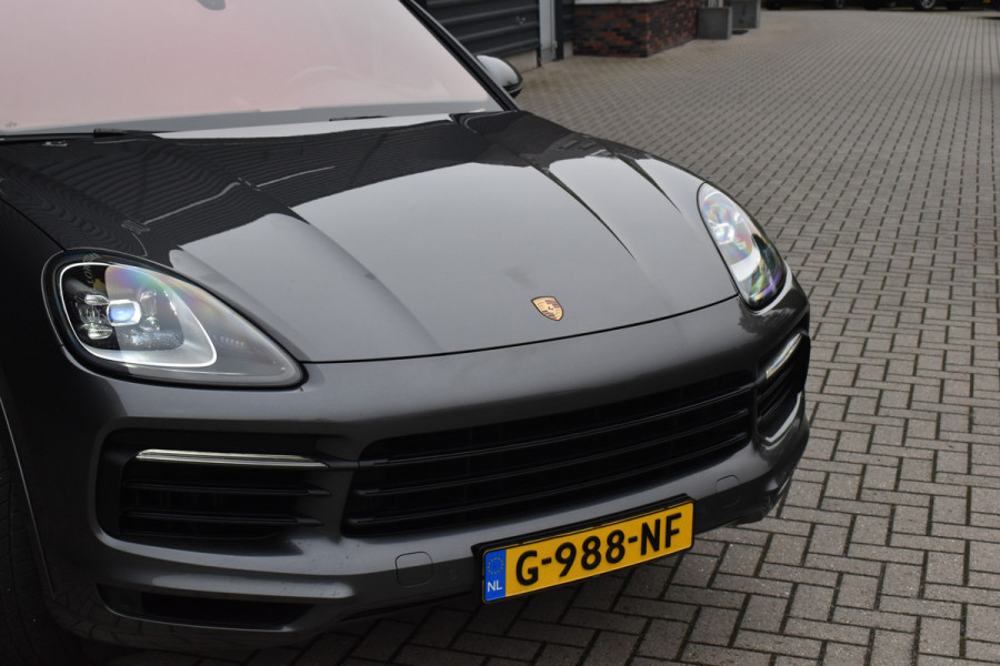 Porsche Cayenne Coupé 3.0 E-Hybrid 462pk | Panoramadak | Sport Chrono | Achterasbesturing | 21'' Velgen | Leder Dashbord | Orig. NL |