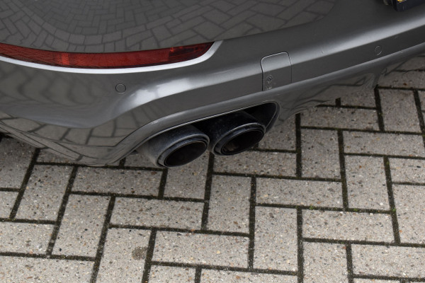 Porsche Cayenne Coupé 3.0 E-Hybrid 462pk | Panoramadak | Sport Chrono | Achterasbesturing | 21'' Velgen | Leder Dashbord | Orig. NL |