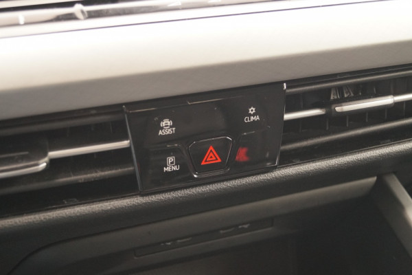 Volkswagen Golf 1.0 eTSI DSG Life Edition -LED-ECC-PDC-NAVI-
