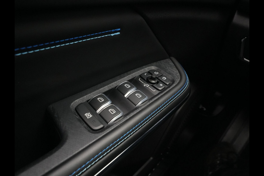 Lynk & Co 01 1.5 Hybride Panorama Camera Stoelverwarming Side Assist Keyless 279